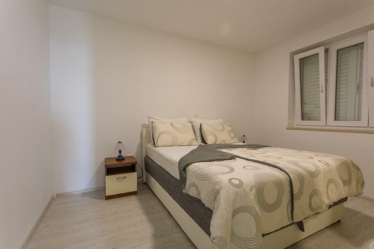 Apartmani Marija Jakir Брела Экстерьер фото